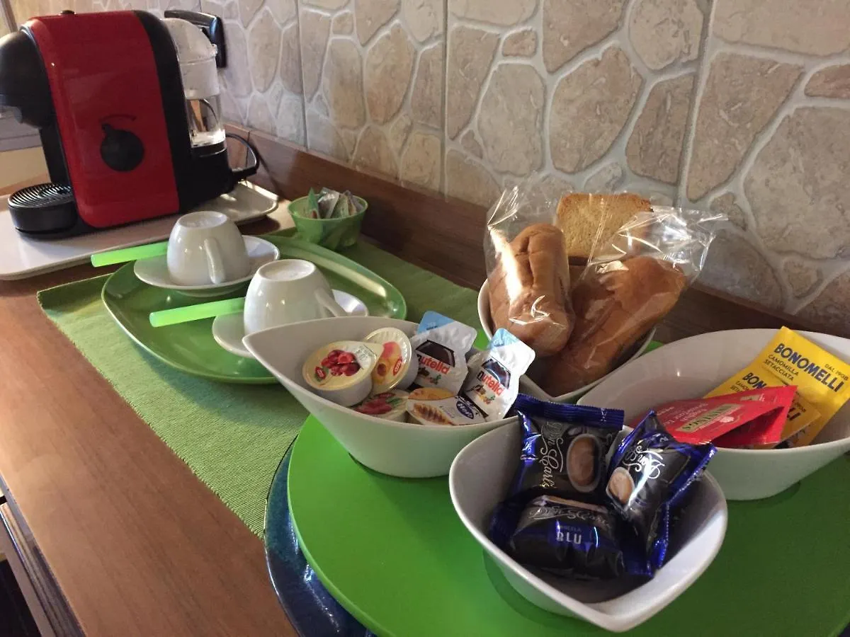Hotel Il Giardino Della Foglia Bari 0*,  Italien
